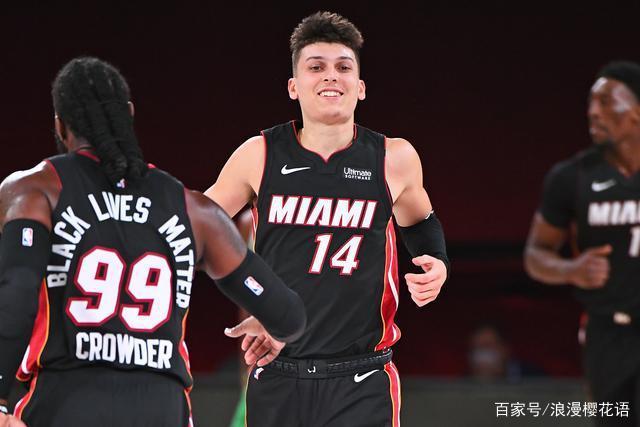 在场上指挥 在场上指挥