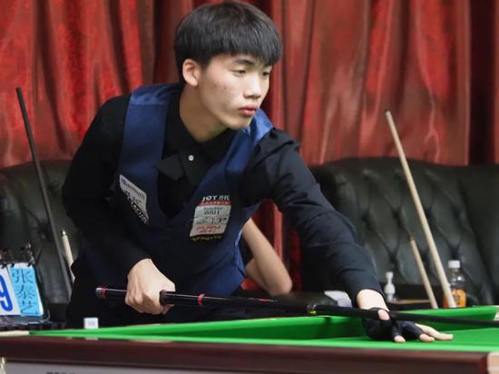 点出现在上 点出现在上